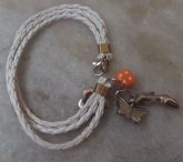 pulseira com pingentes branca