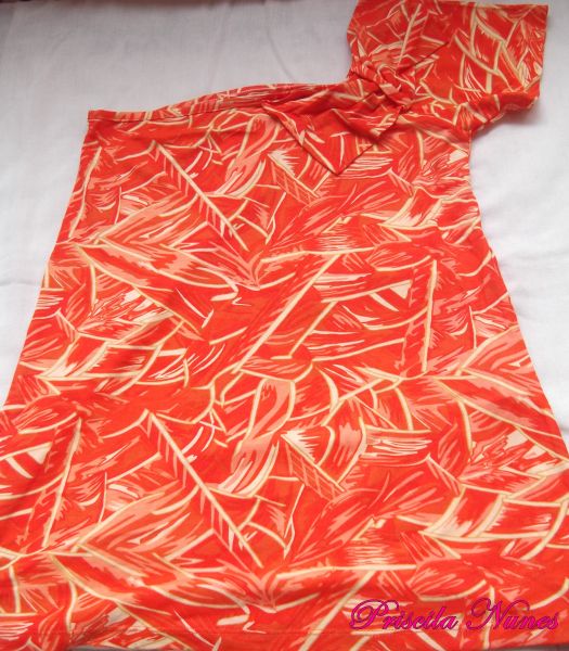 Blusa estampada um ombro