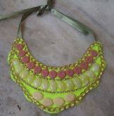 Maxi colar amarelo