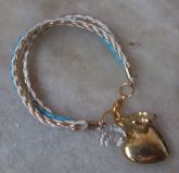 pulseira com pingentes azul e dourada
